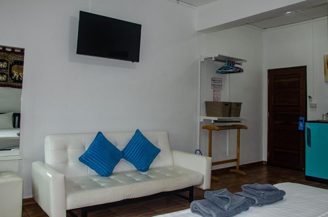 Allstar Guesthouse Karon Exterior photo